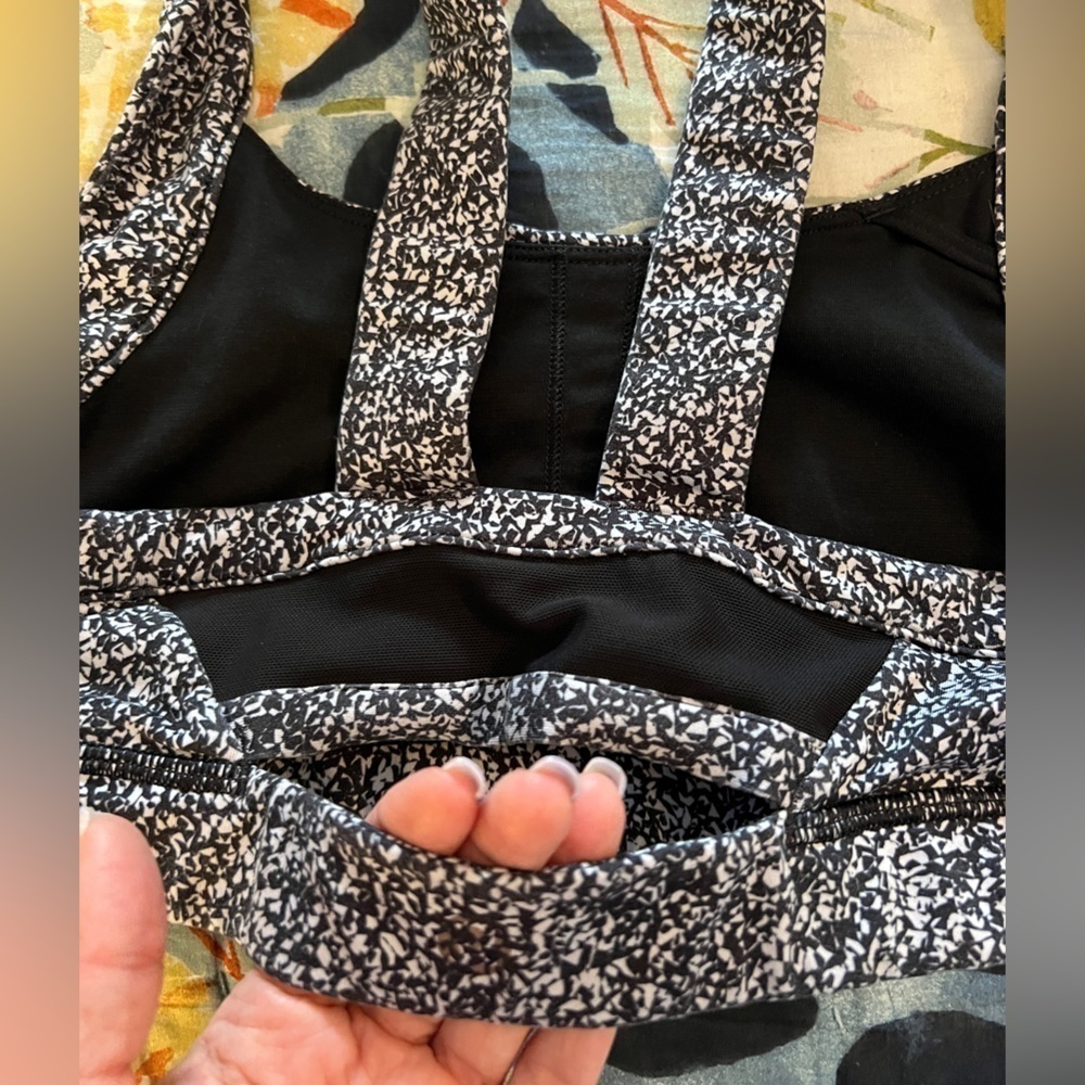 LULULEMON 6 Pavement Pusher Sports Bra NO PADS - Picture 7 of 8